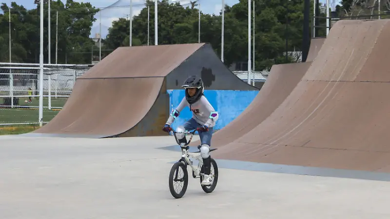 250930_ANA ESMERALDA BMX_IS _5